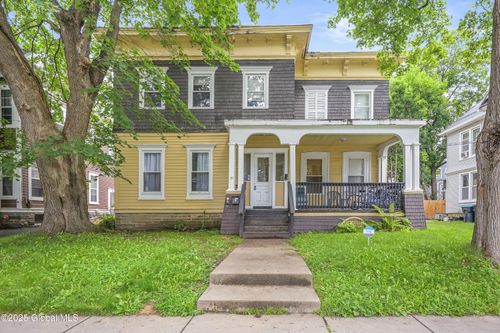 31 Cedar St, Oneonta, NY, 13820-1530 | Card Image