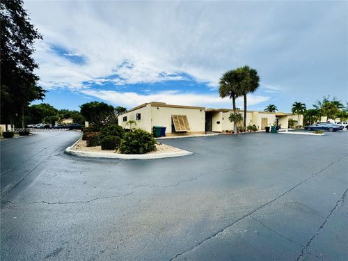 6950-6950 Sharpecroft Ct, Miami Lakes, FL, 33014-2011 | Card Image