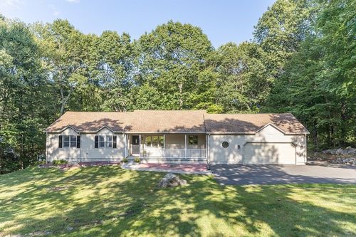 15 Terry Ln, Belchertown, MA, 01007-9167 | Card Image