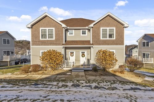 66-66 Oak St, Clinton, MA, 01510-3709 | Card Image