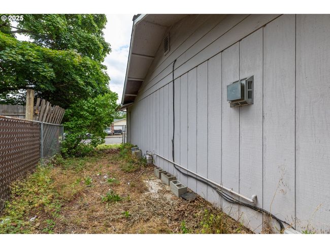 270 Se Robin Way, House other with 3 bedrooms, 2 bathrooms and 2 parking in Gresham OR | Image 27