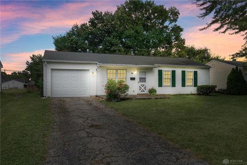 951 Dayton Ave, Xenia, OH, 45385-2620 | Card Image