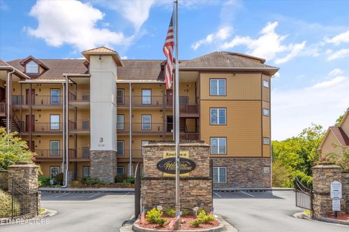 533-527 River Place Way, Sevierville, TN, 37862-5457 | Card Image