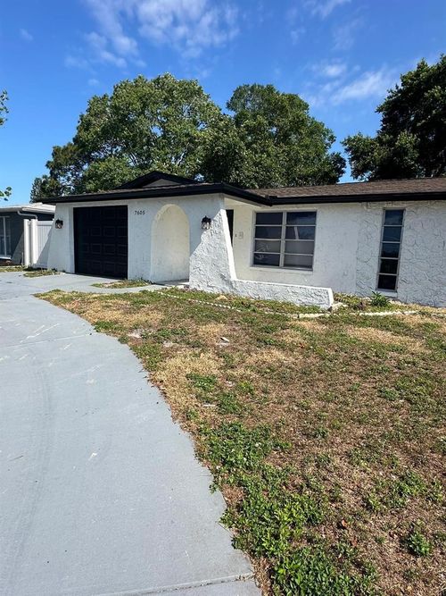 7605 Embassy Blvd, PORT RICHEY, FL, 34668-5048 | Card Image