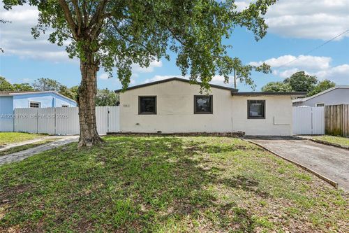 1421-1421 N 68th Ter, Hollywood, FL, 33024-5605 | Card Image