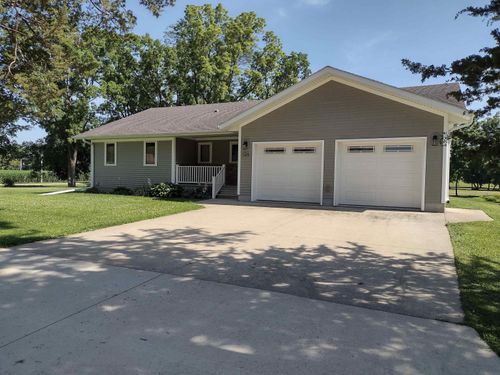 524 Cedar St, Osage, IA, 50461-1226 | Card Image