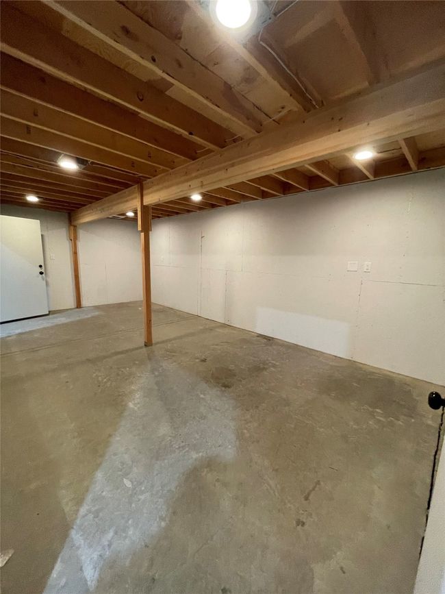 North Shop Storage Room | Image 39