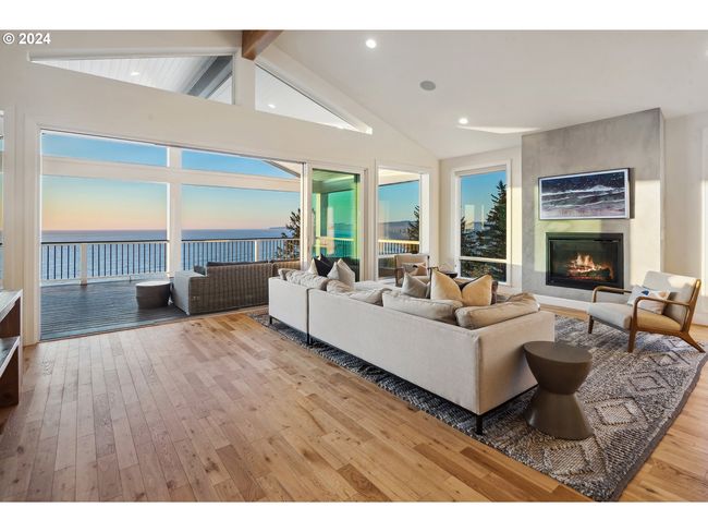 54150 S Beach Rd, House other with 6 bedrooms, 7 bathrooms and 2 parking in Neskowin OR | Image 16