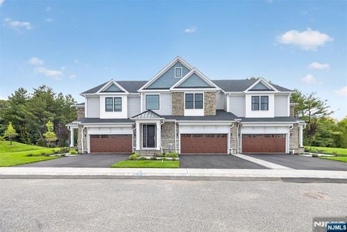 15 Muirfield Ln, River Vale, NJ, 07675-6566 | Card Image