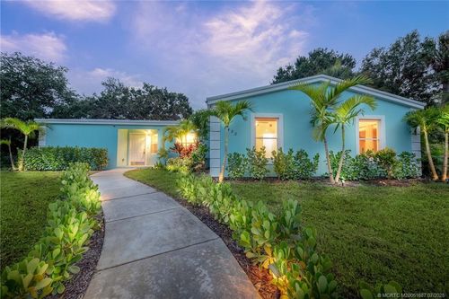 7492 Sw 40th Ter, Palm City, FL, 34990-5329 | Card Image