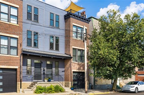 734 Middle St, Pittsburgh, PA, 15212-4917 | Card Image