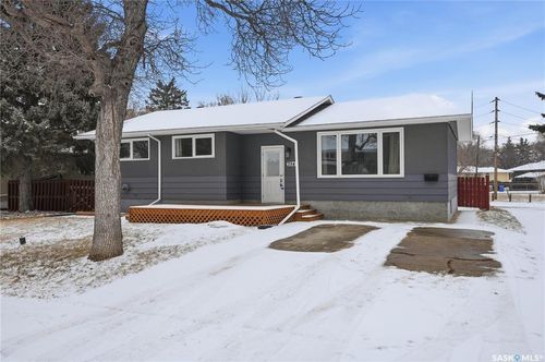 2941 Wascana St, Regina, SK, S4S2G7 | Card Image