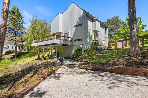 10381 S Leelanau Way, Traverse City, MI, 49684-8432 | Card Image