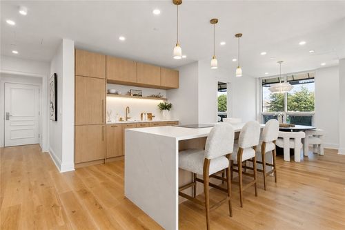 102-1 Tower Dr, Portsmouth, RI, 02871-1634 | Card Image