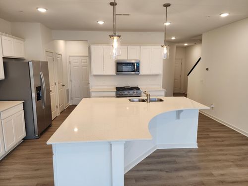 4722 Airlake Curv, Woodbury, MN, 55129-7603 | Card Image