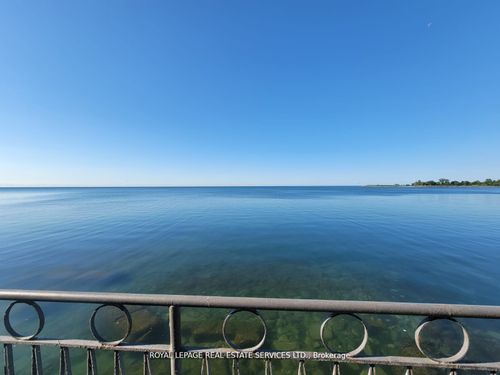 135 Lake Shore Dr, Etobicoke, ON, M8V2A1 | Card Image