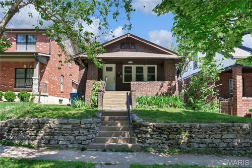 1024 Yale Ave, Saint Louis, MO, 63117-1821 | Card Image