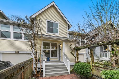 6726 35th Place S, Seattle, WA, 98118 | Card Image