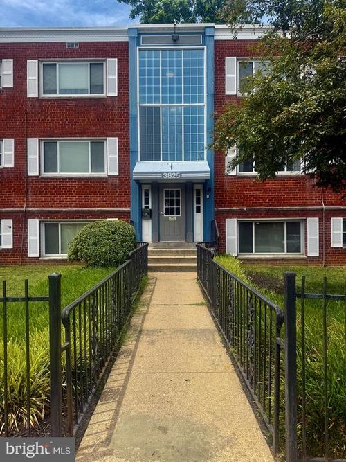 c-304-3825 Hamilton St, HYATTSVILLE, MD, 20781-1832 | Card Image