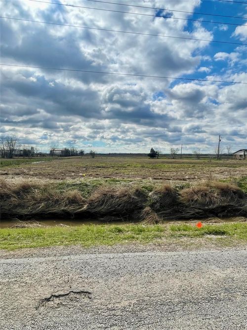 145 8th St N, Van Vleck, TX, 77482-1439 | Card Image