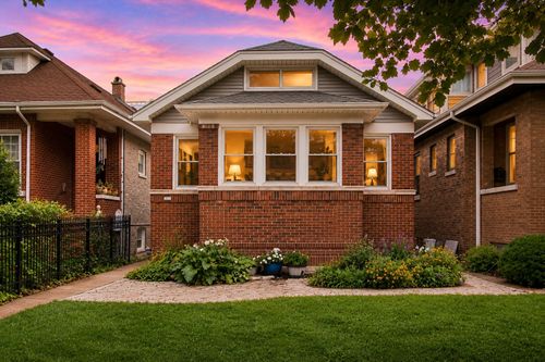 2924 W Giddings St, CHICAGO, IL, 60625-3712 | Card Image