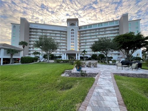 unit-802-13105 Vanderbilt Dr, NAPLES, FL, 34110-6412 | Card Image