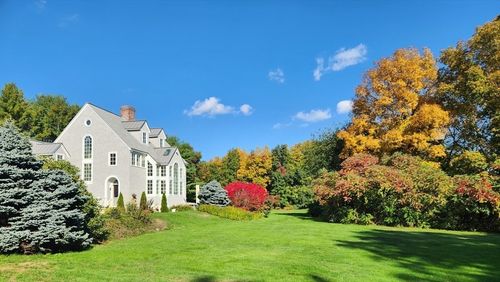 11 Low St, Newbury, MA, 01951-1702 | Card Image