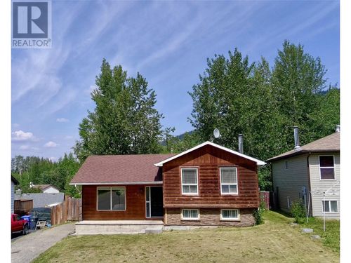 140 Wapiti Cres, Tumbler Ridge, BC, V0C2W0 | Card Image