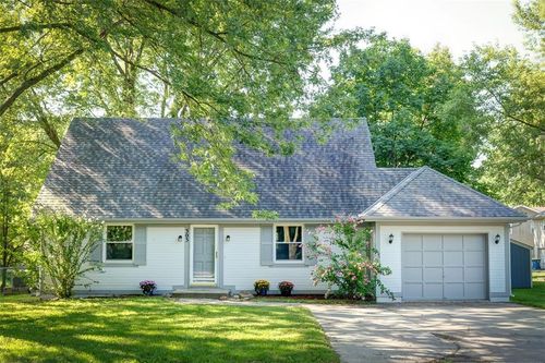 303 E 11th St, Kearney, MO, 64060-8711 | Card Image