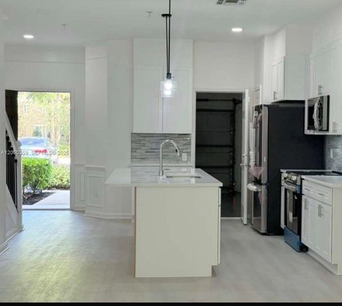 104-6388 Castelven, Other City - In The State Of Florida, FL, 32835 | Card Image