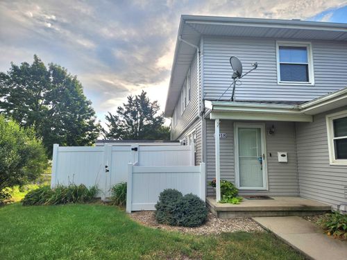 4918 Fostoria Dr, Waterloo, IA, 50701-9216 | Card Image