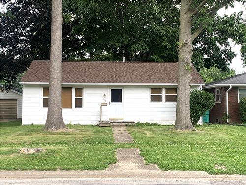 304 N Poplar St, Pana, IL, 62557-1169 | Card Image