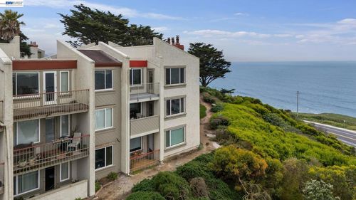 83-5003 Palmetto Ave, Pacifica, CA, 94044-1022 | Card Image