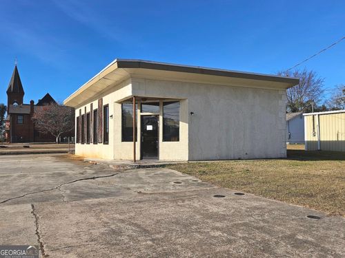 711 Peachtree St, Louisville, GA, 30434-1379 | Card Image