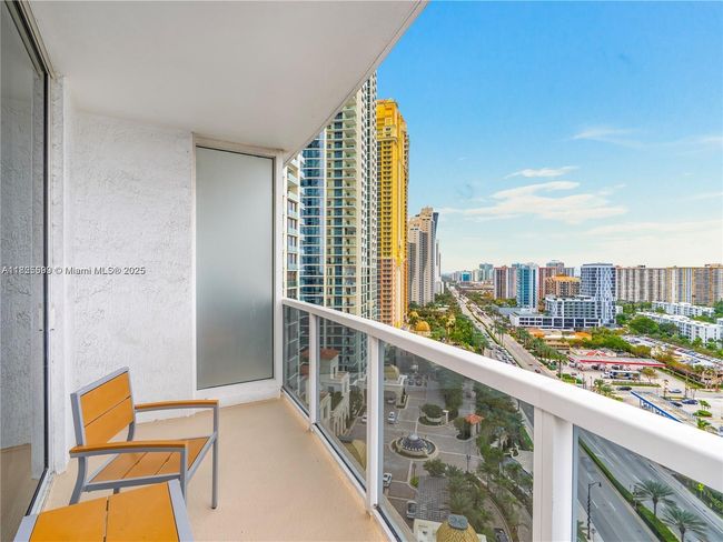 1418 - 18001 Collins Ave, Condo with 0 bedrooms, 1 bathrooms and null parking in Sunny Isles Beach FL | Image 22