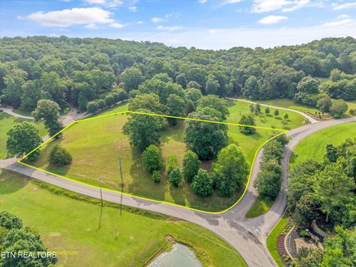 110 Conkinnon Dr, Lenoir City, TN, 37772-3976 | Card Image