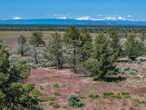 105 Nw Oneil Way, Redmond, OR, 97756 | Card Image