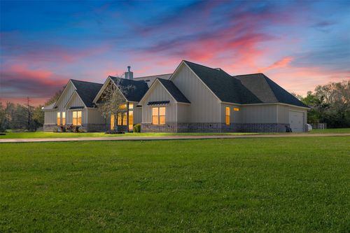 1011 Axis Ln, Franklin, TX, 77856-1551 | Card Image
