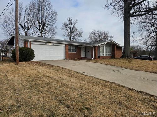 1460 Tremont Drive, Florissant, MO, 63033 | Card Image