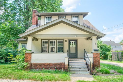 710 Pierson St, Flint, MI, 48503-2033 | Card Image
