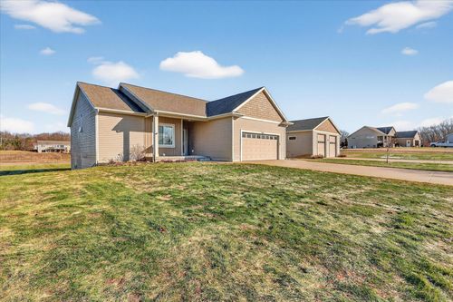 3827 Rabbit River Farms Dr, Dorr, MI, 49323-8022 | Card Image