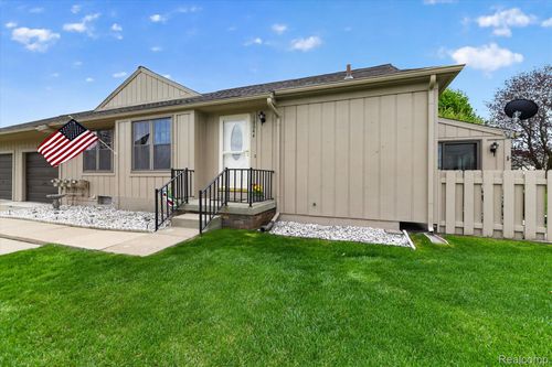 145-10044 Arlington Circle, Green Oak Township, MI, 48178 | Card Image