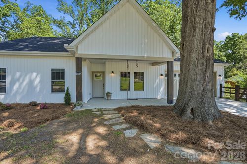 a-2113 Woodlawn St, Kannapolis, NC, 28083-3061 | Card Image