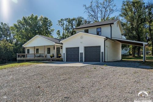 621 Monroe St, Oskaloosa, KS, 66066-5032 | Card Image