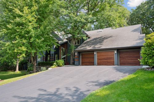 2411 Lorien St, Minnetonka, MN, 55305-2814 | Card Image