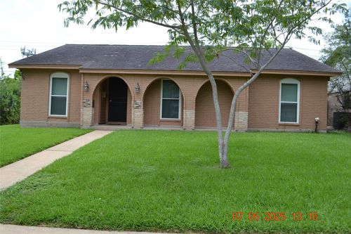 8114 Pella Dr, Houston, TX, 77036-7338 | Card Image