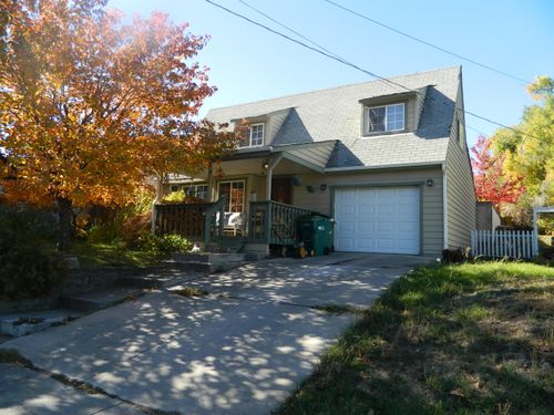 1530 California Ave, Klamath Falls, OR, 97601-2446 | Card Image