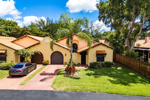 13676 Cortez Dr, Delray Beach, FL, 33484-1309 | Card Image