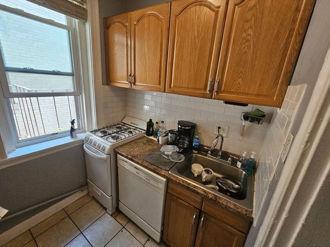 APT-8 - 7 Lothian Rd, Condo with 2 bedrooms, 1 bathrooms and null parking in Boston MA | Image 5