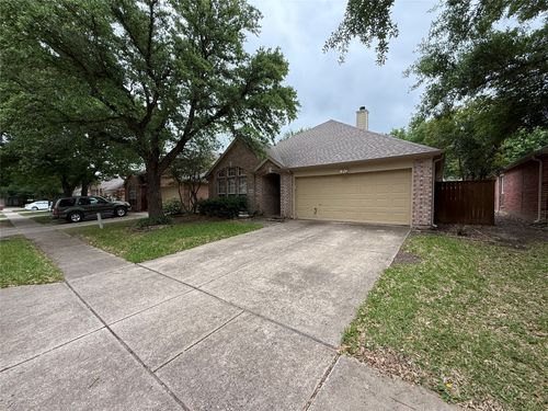 5901 Berkshire Rd, Mckinney, TX, 75072-6338 | Card Image